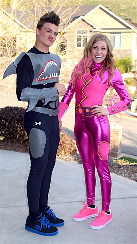 29 Couples Halloween Costume Ideas You And Your Partner Will。